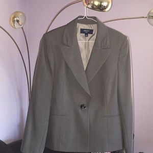 Jones Wear Suit